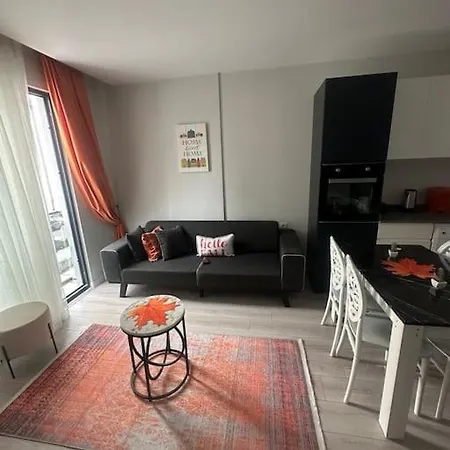 Havalimani Ve Avm Yakini Havuzlu Lux1+1 Ozel Fiyat Lägenhet